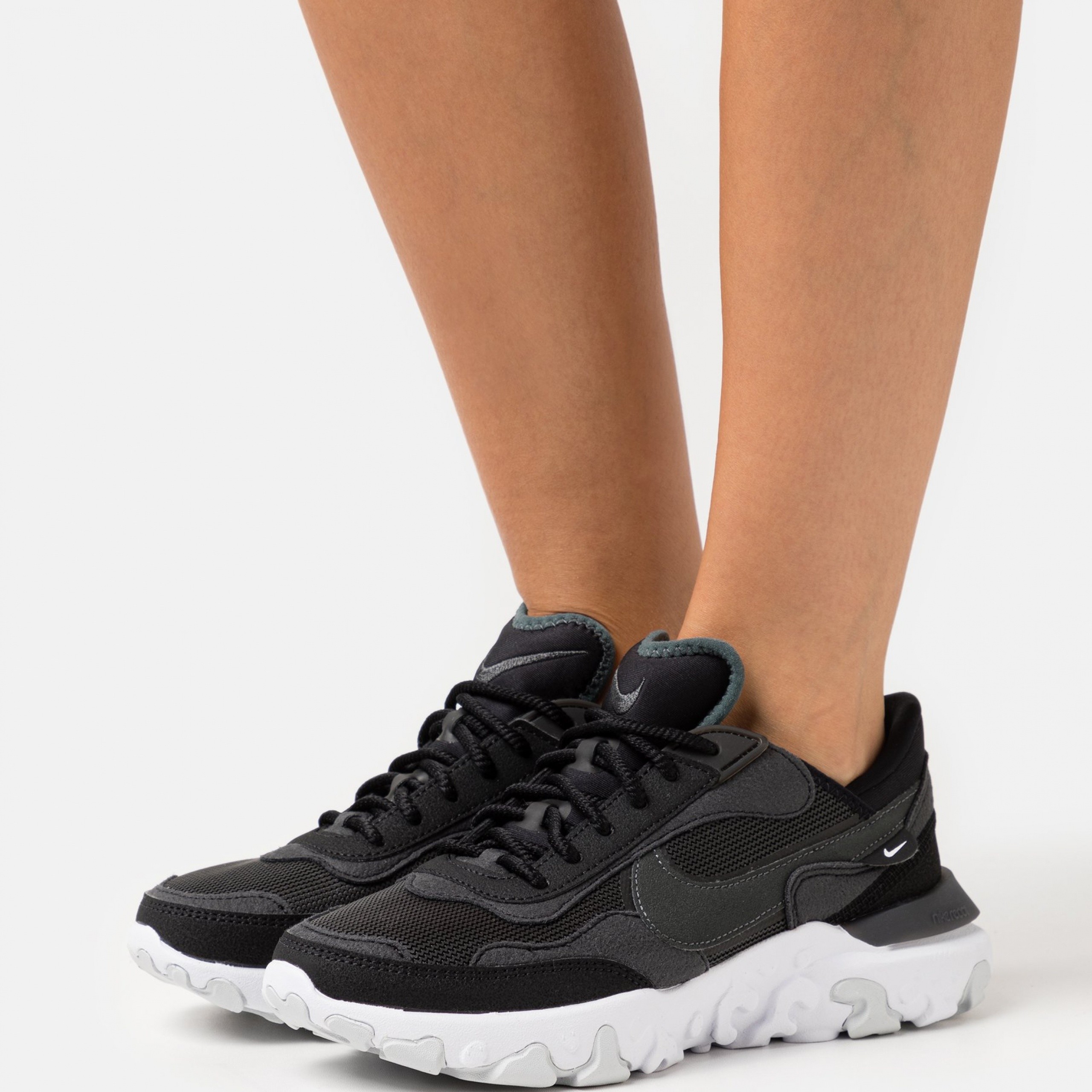 Фото № 2 с приближением к товару «‎Nike React R3vision »