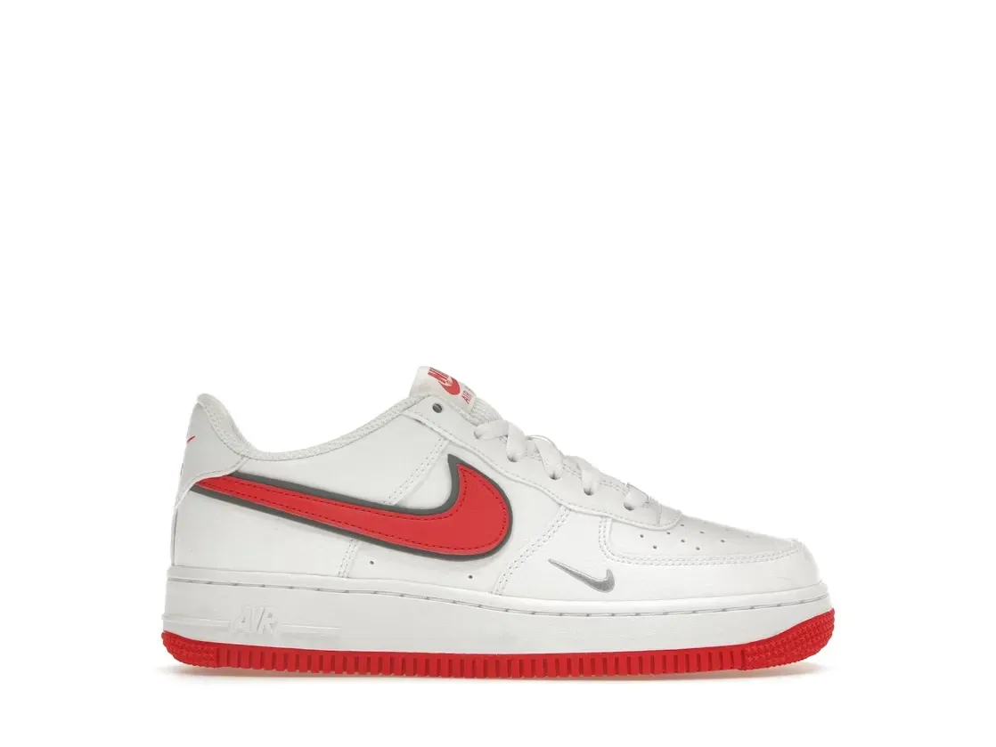 Фото № 1 с приближением к товару «‎Nike Air Force 1»