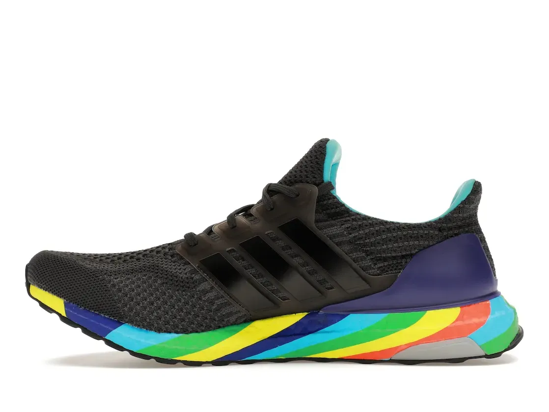 Фото № 3 с приближением к товару «‎adidas Ultra Boost 5.0 DNA Pride Carbon»