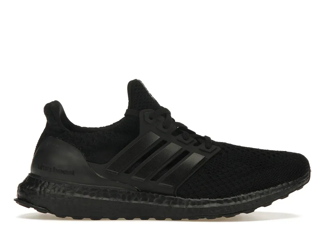 Фото № 1 с приближением к товару «‎adidas Ultra Boost 5.0 DNA Triple Black »