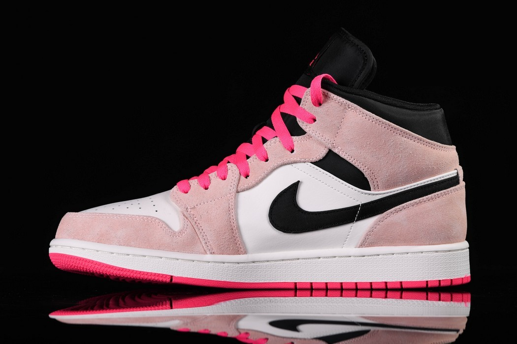 Фото № 2 с приближением к товару «‎Nike Air Jordan 1 Retro SE Hyper »