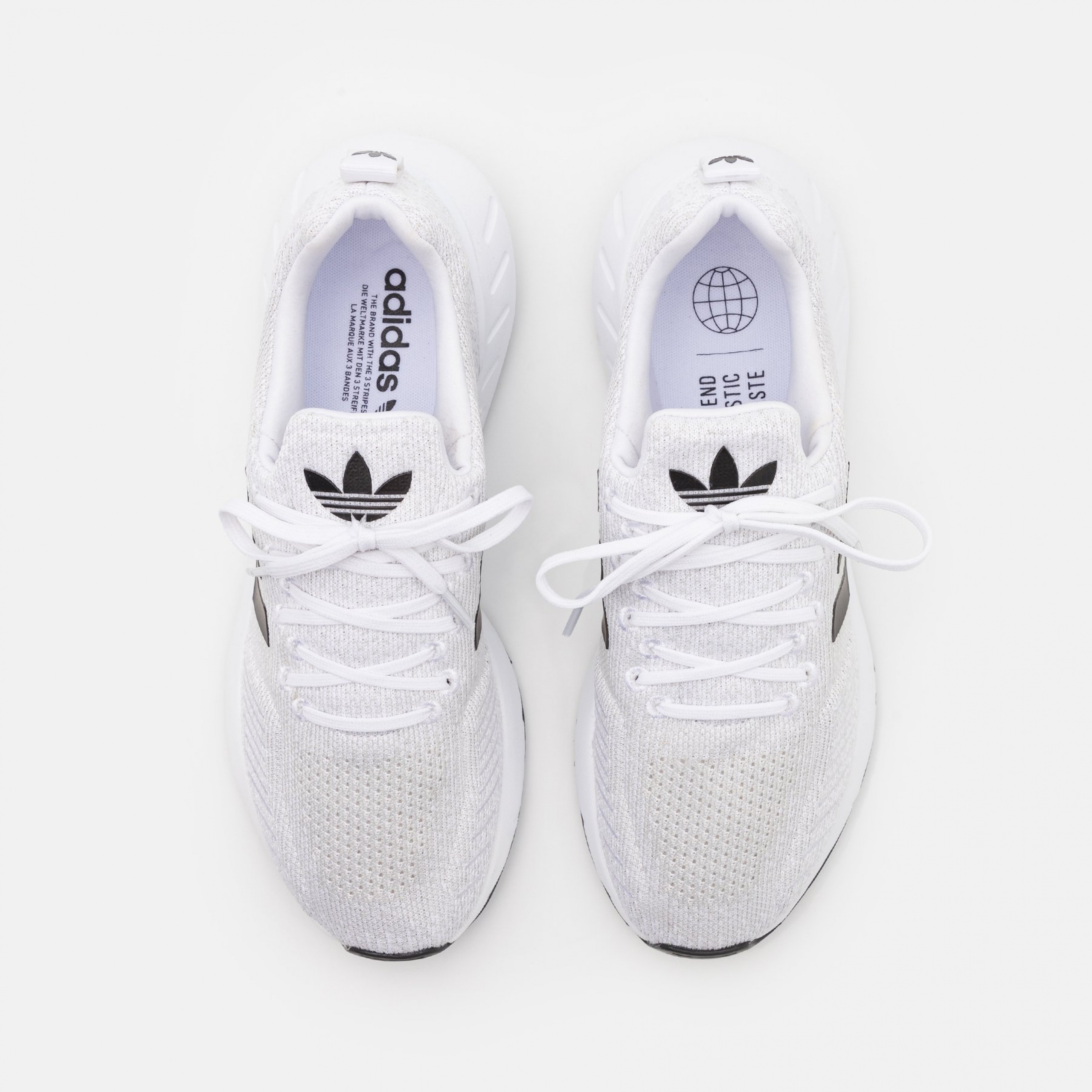 Фото № 4 с приближением к товару «‎Adidas »