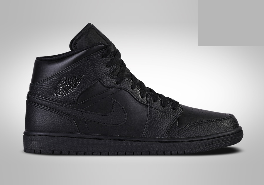 Фото № 1 с приближением к товару «‎Nike Air Jordan 1 Retro Triple»