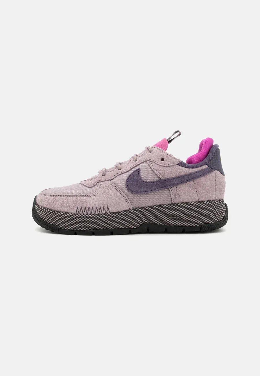 Фото № 2 с приближением к товару «‎AIR FORCE 1 WILD»