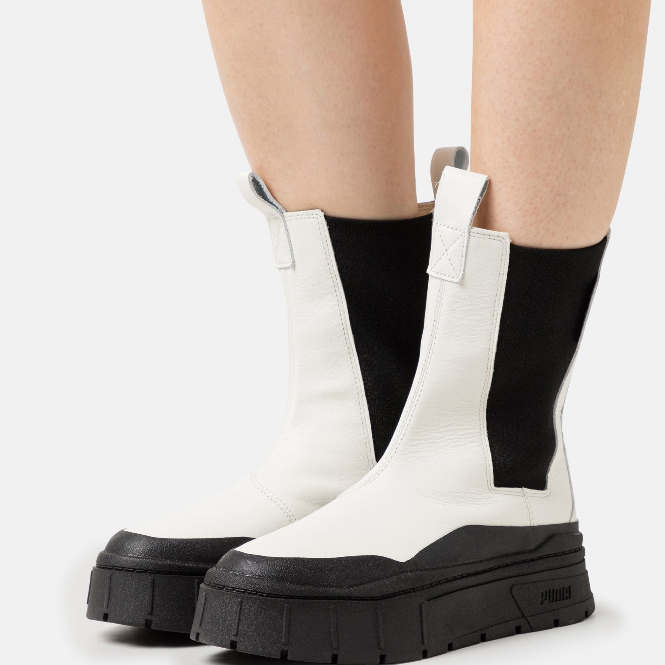 Фото № 2 с приближением к товару «‎Puma Mayze Stack Chelsea»