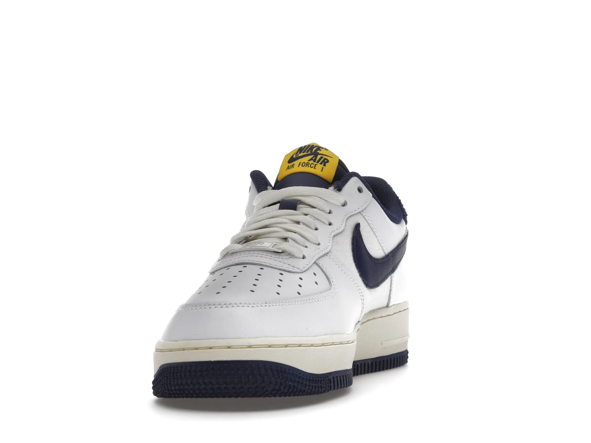 Фото № 4 с приближением к товару «‎Nike Air Force 1 Low 07 LV8 Michigan Varsity Jacket (2021)»