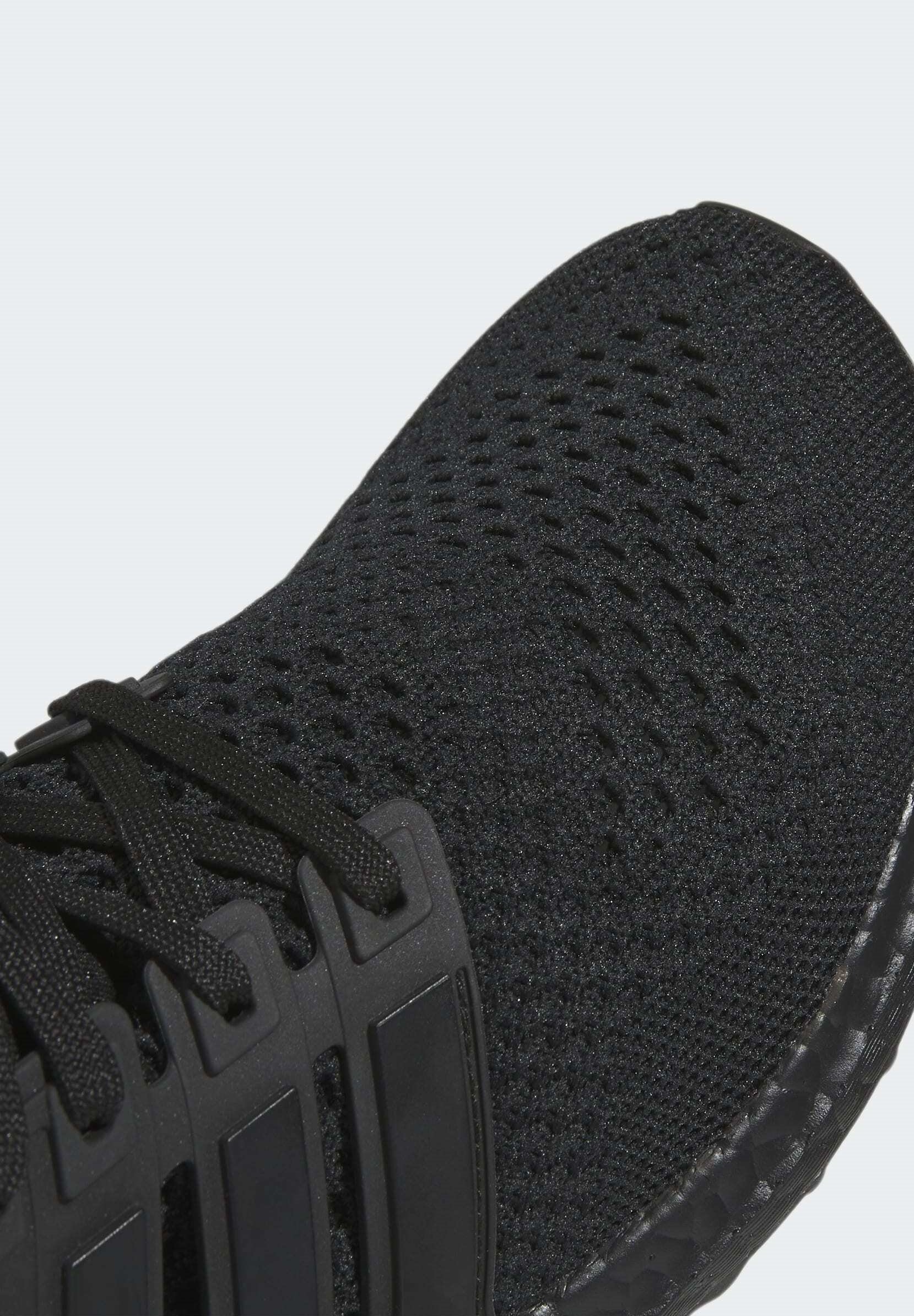 Фото № 5 с приближением к товару «‎Adidas Ultra »