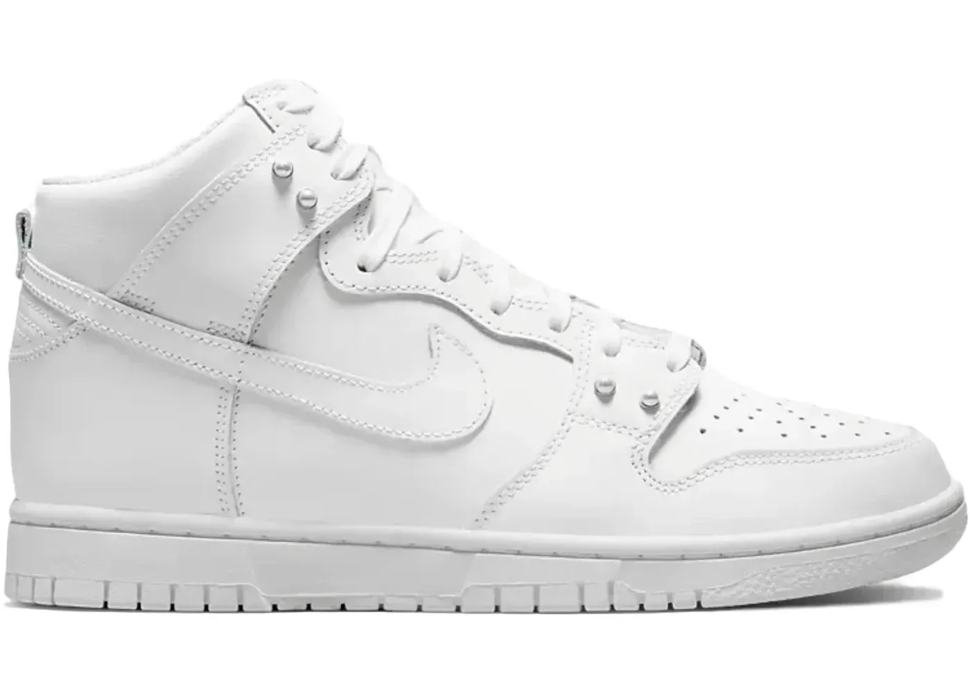 Фото № 1 с приближением к товару «‎Nike Dunk High SE Pearl White »
