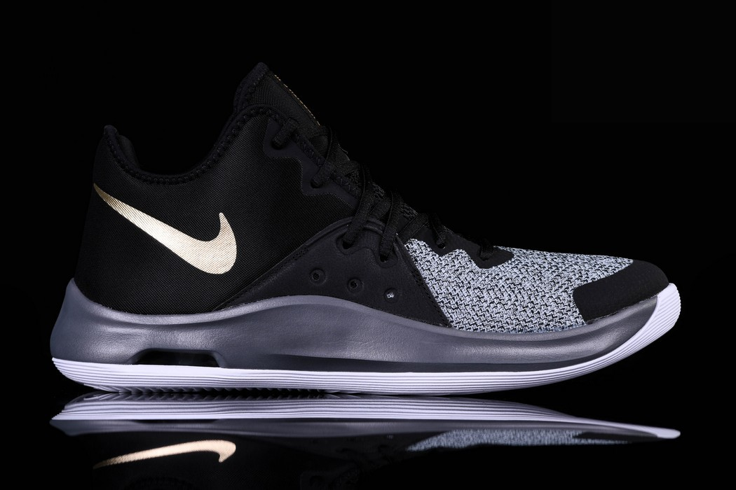 Фото № 2 с приближением к товару «‎Nike Air Versitile Iii Swoosh»