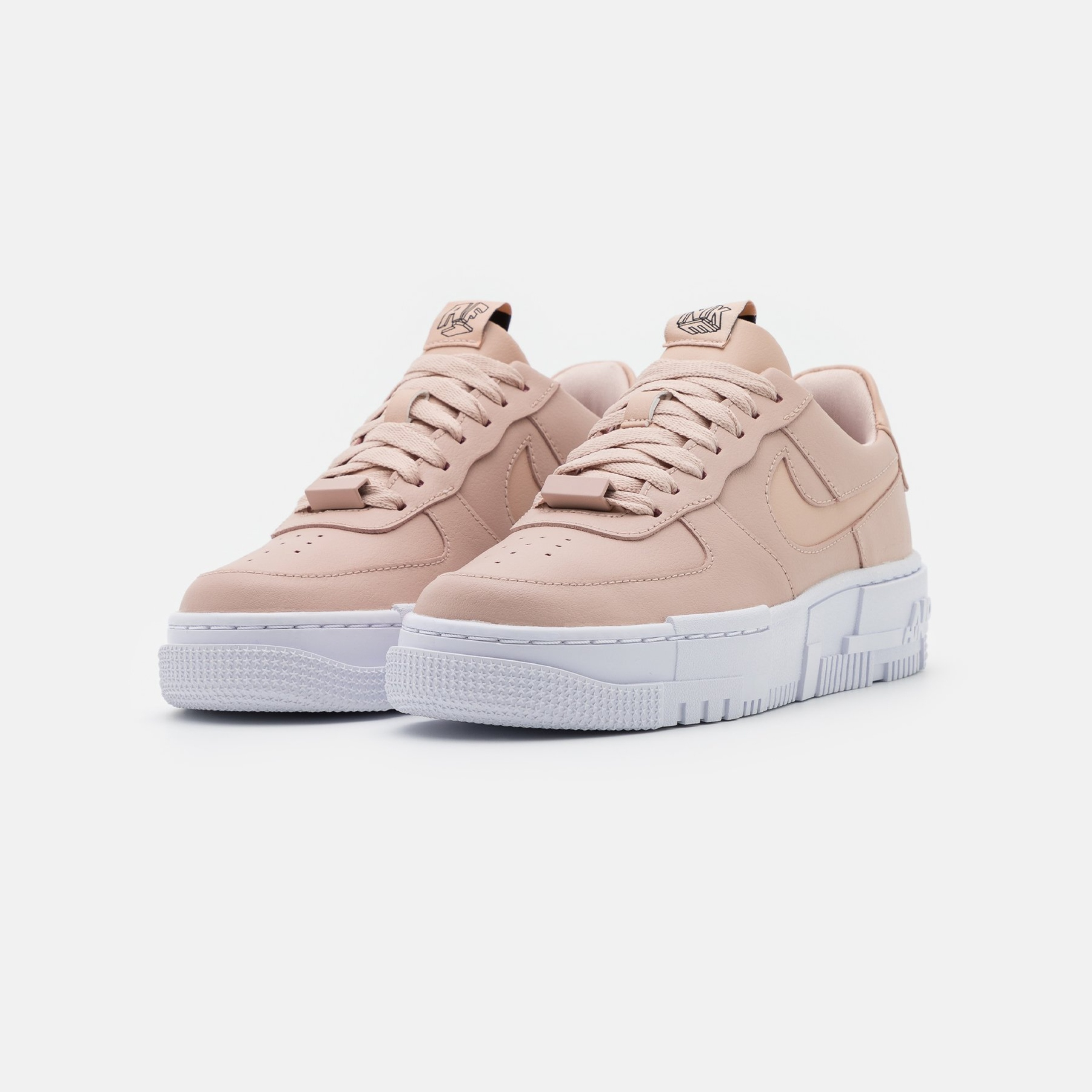 Фото № 5 с приближением к товару «‎Nike Af1 Pixel »