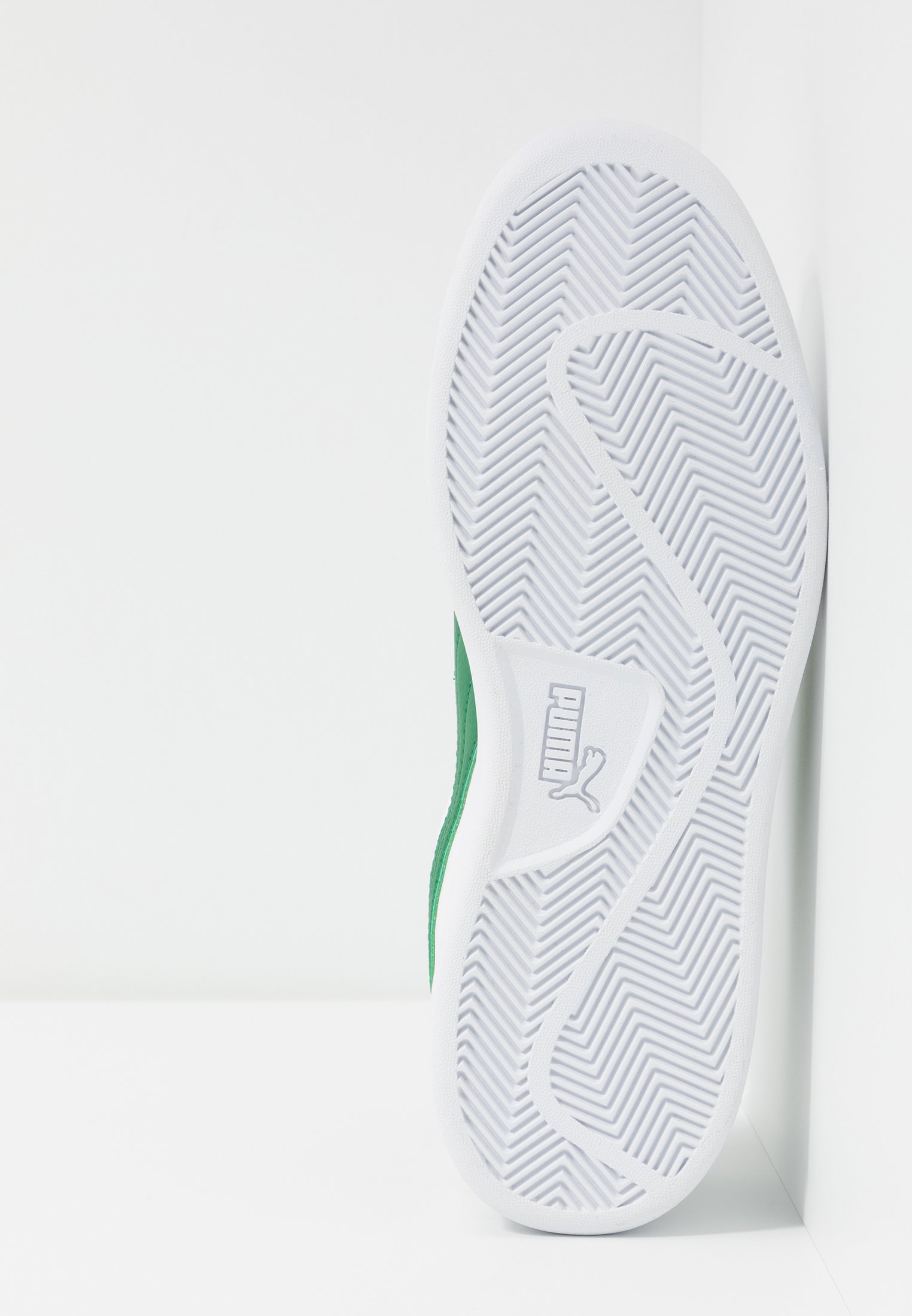 Фото № 5 с приближением к товару «‎Puma Smash »