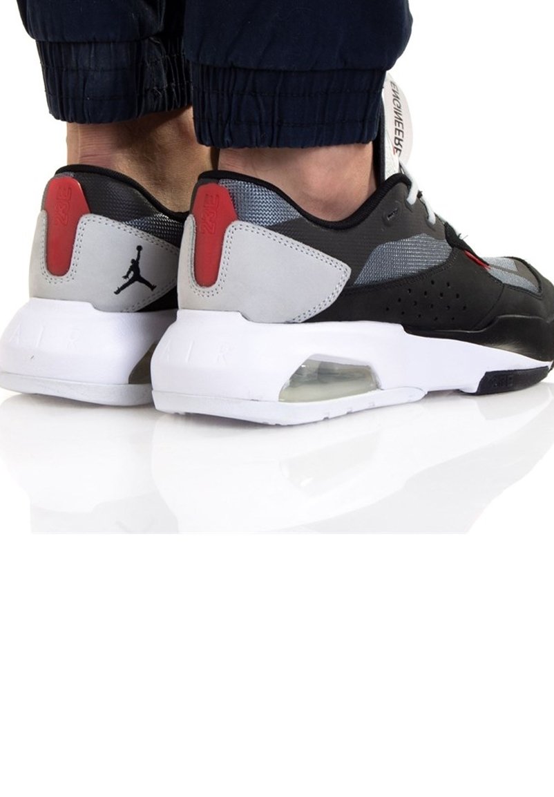 Фото № 5 с приближением к товару «‎Jordan Air »