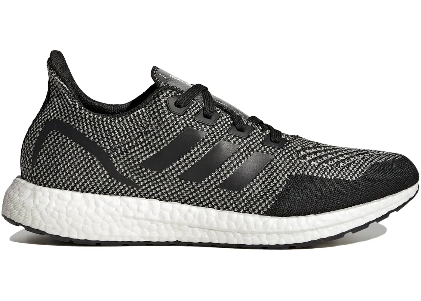 Фото № 1 с приближением к товару «‎adidas Ultra Boost Made to Be Remade Black White»