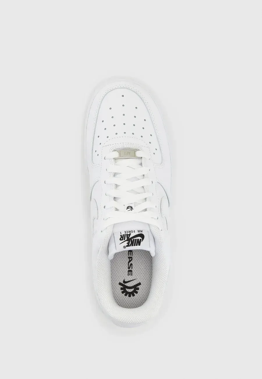 Фото № 4 с приближением к товару «‎AIR FORCE 1 07 FLYEASE»