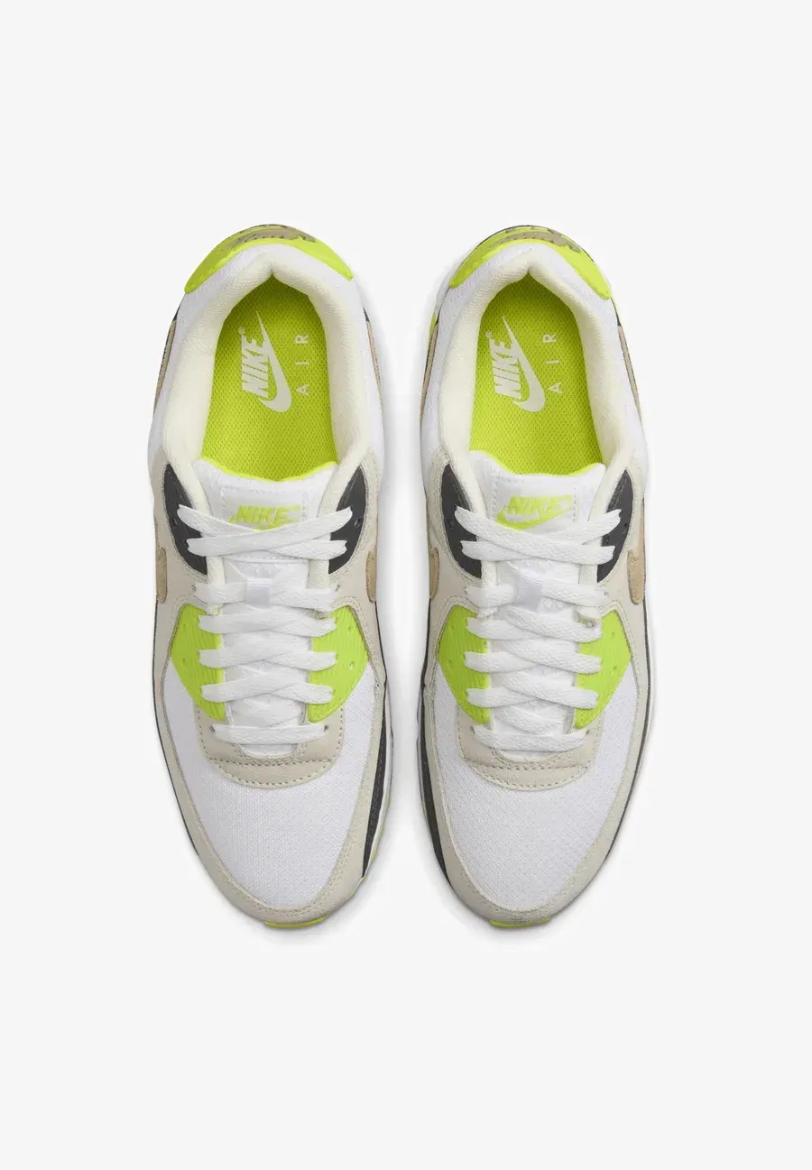 Фото № 3 с приближением к товару «‎AIR MAX 90»