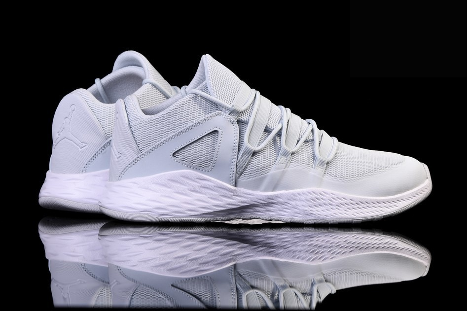 Фото № 2 с приближением к товару «‎Nike Air Jordan Formula 23 Pure Platinum »