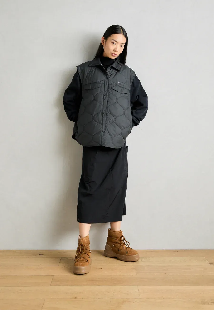 Фото № 3 с приближением к товару «‎LUNA »