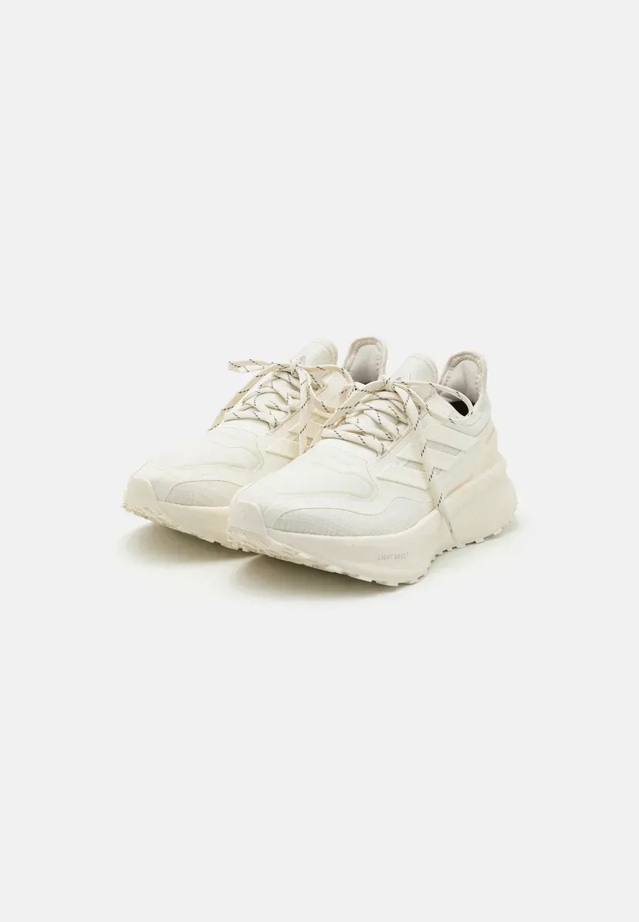 Фото № 2 с приближением к товару «‎ULTRABOOST 5 GTX»