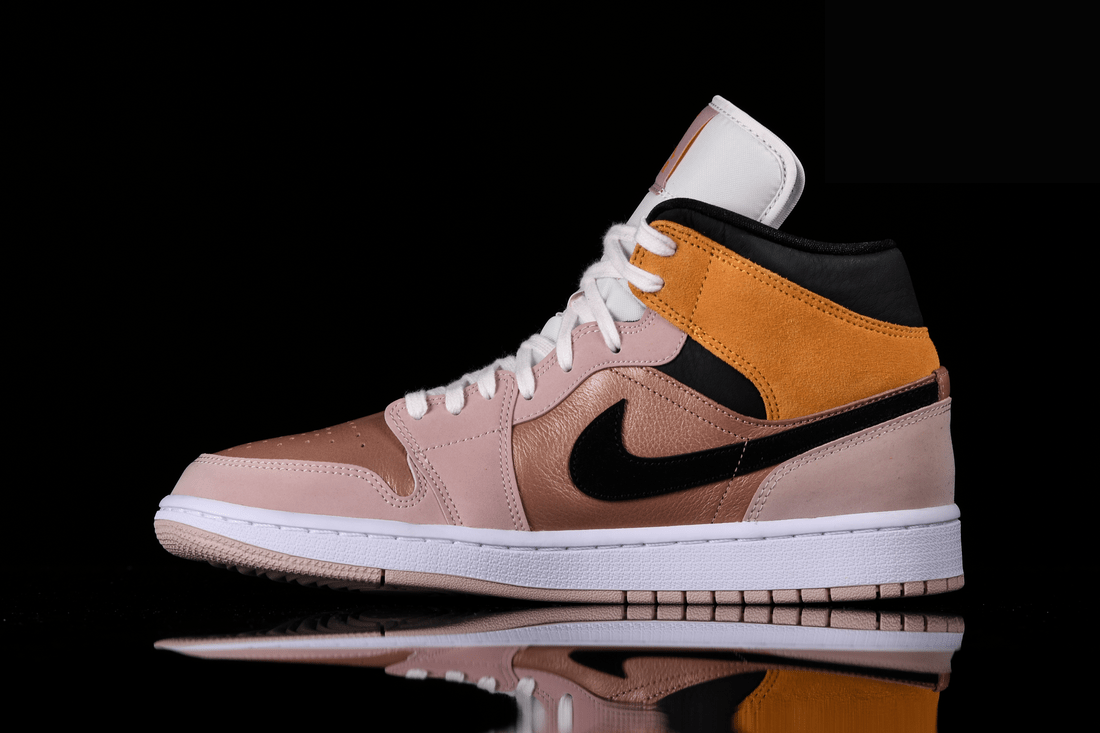 Фото № 2 с приближением к товару «‎Nike Air Jordan 1 Retro Wmns Particle»