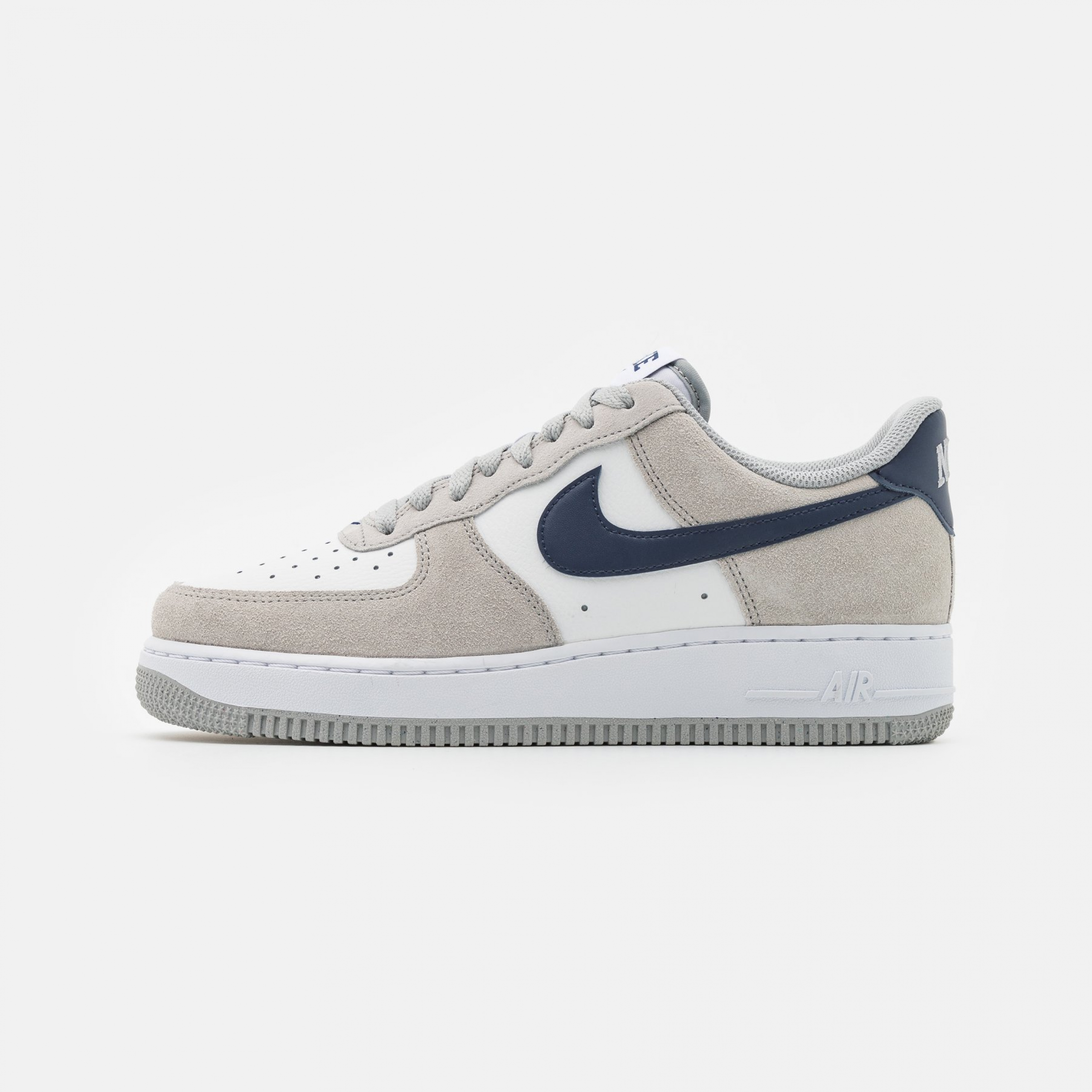 Фото № 1 с приближением к товару «‎Nike Air Force 1’07 »