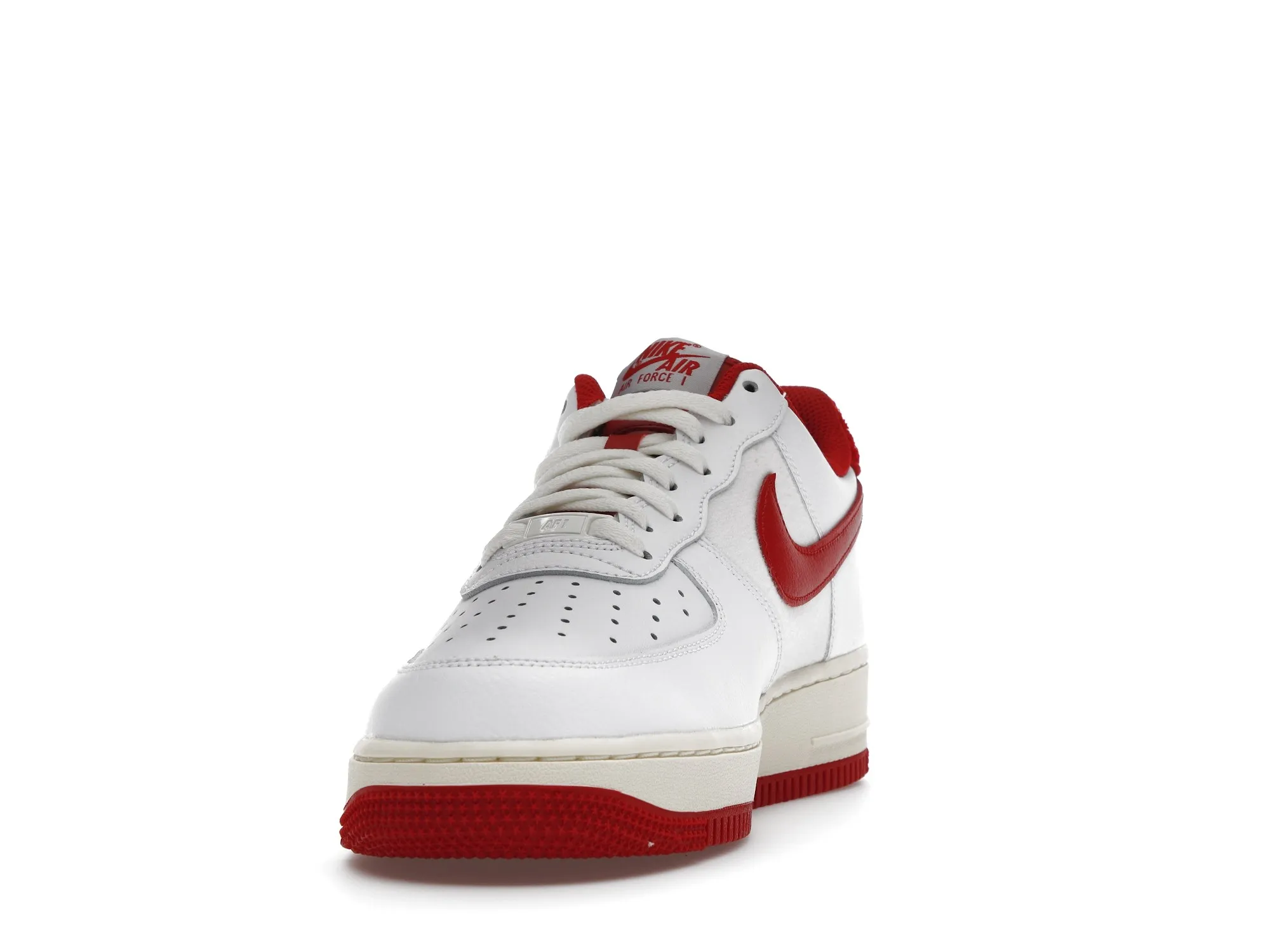 Фото № 2 с приближением к товару «‎Nike Air Force 1 Low 07 White Gym Red (2021)»