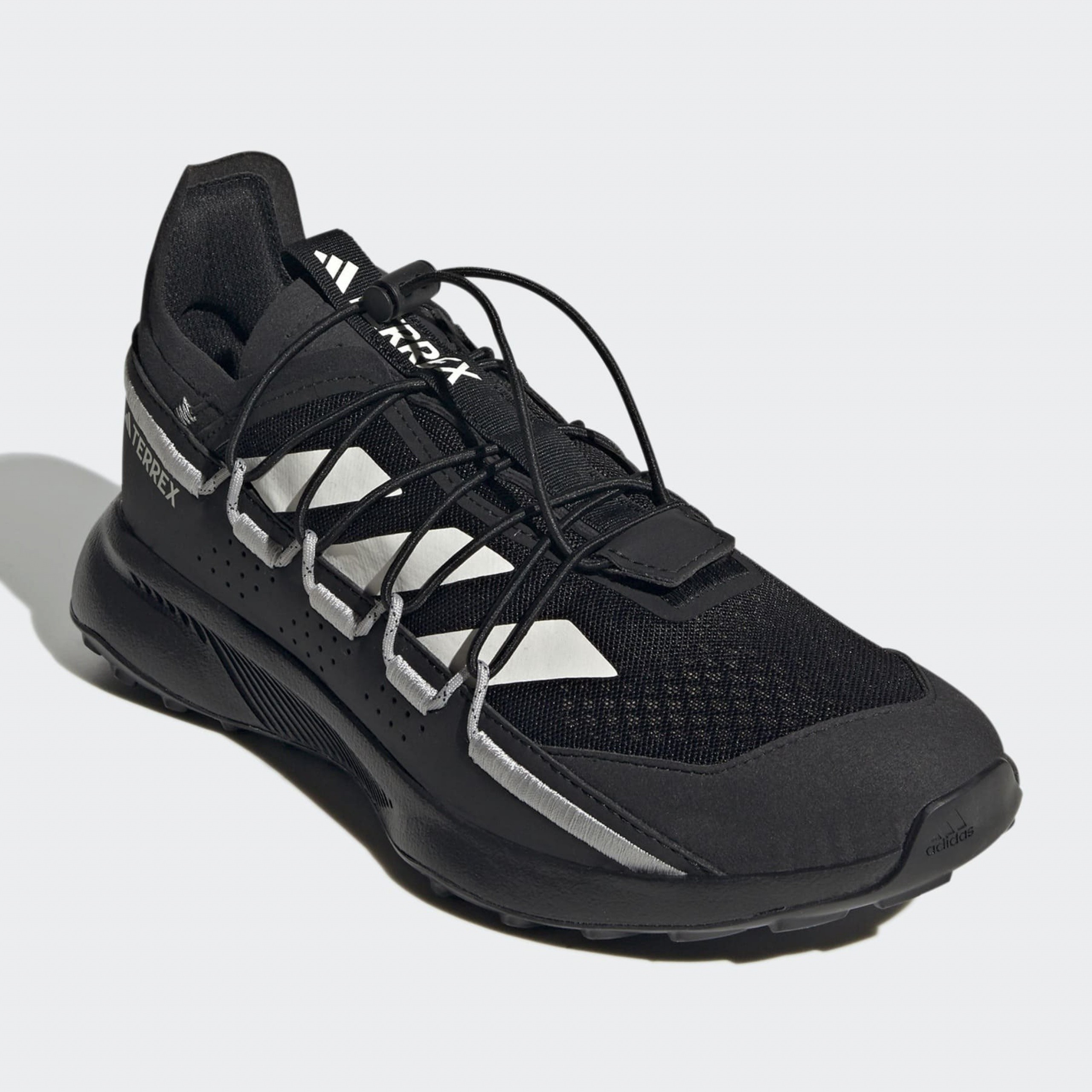 Фото № 2 с приближением к товару «‎Adidas»