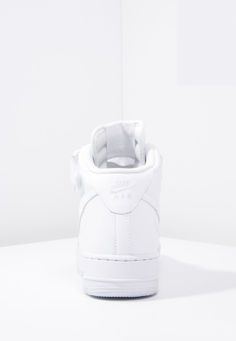 Фото № 4 с приближением к товару «‎Nike Air Force 1 ’07 »