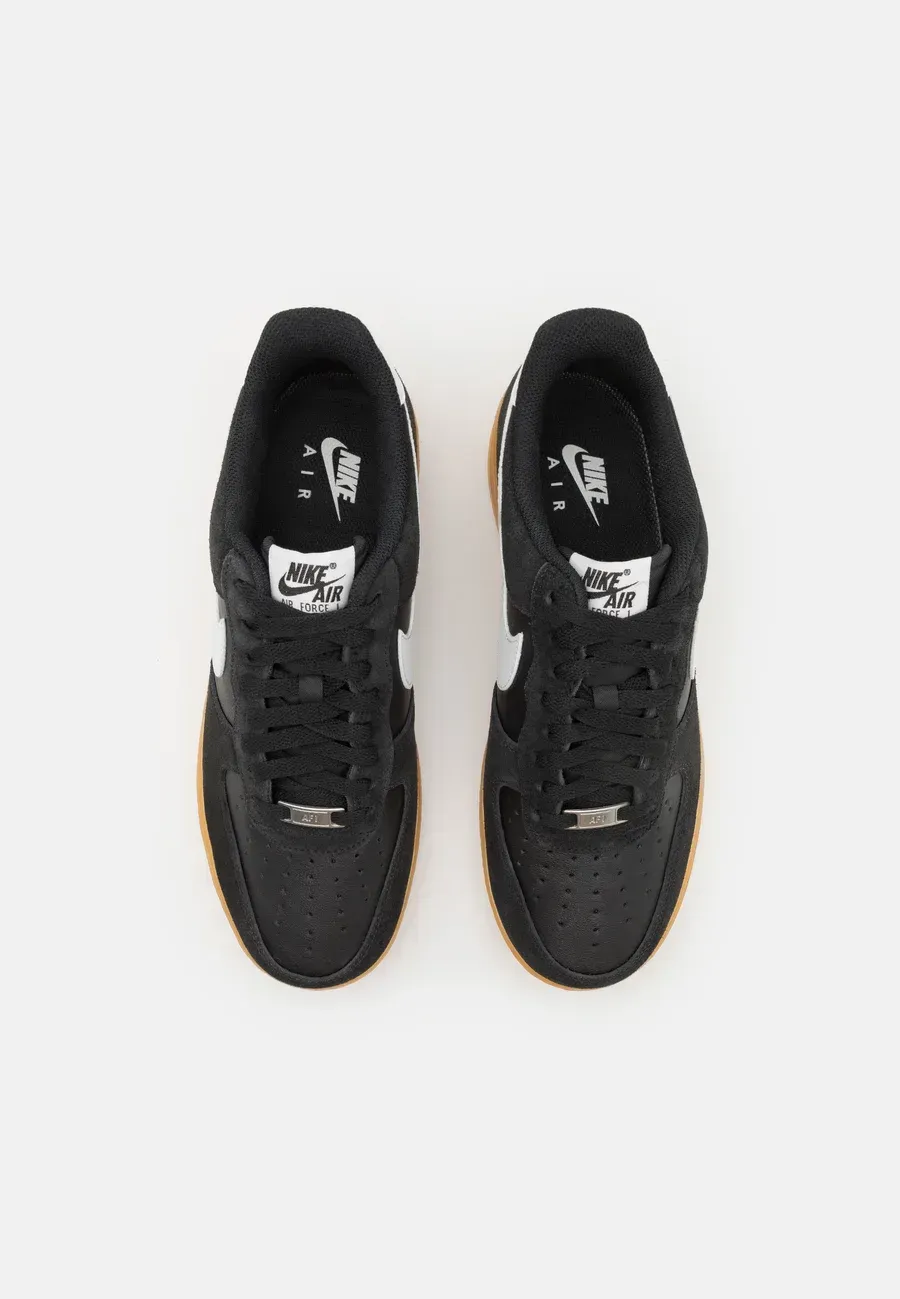 Фото № 4 с приближением к товару «‎AIR FORCE 1 07 LV8»