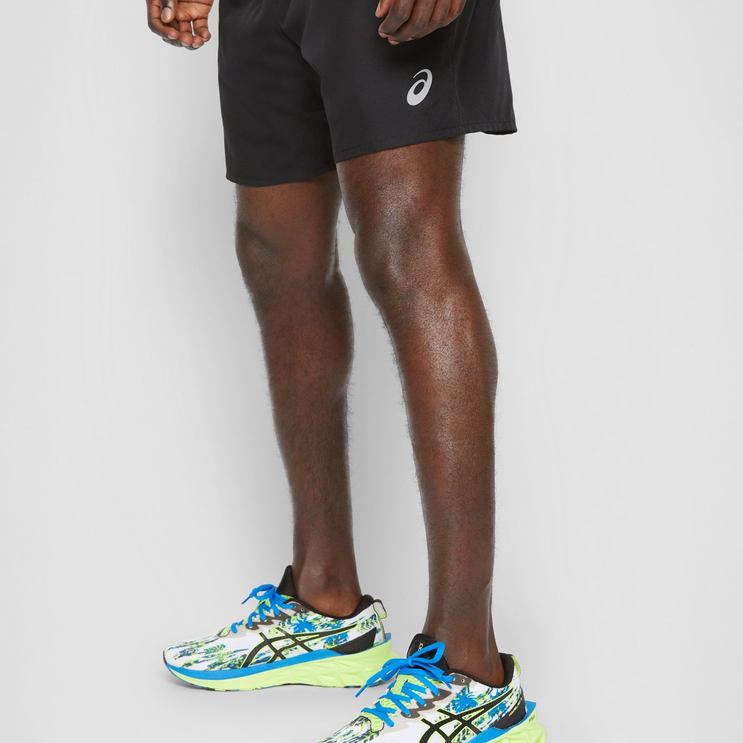 Фото № 2 с приближением к товару «‎Asics Novablast 2 Color Injection»