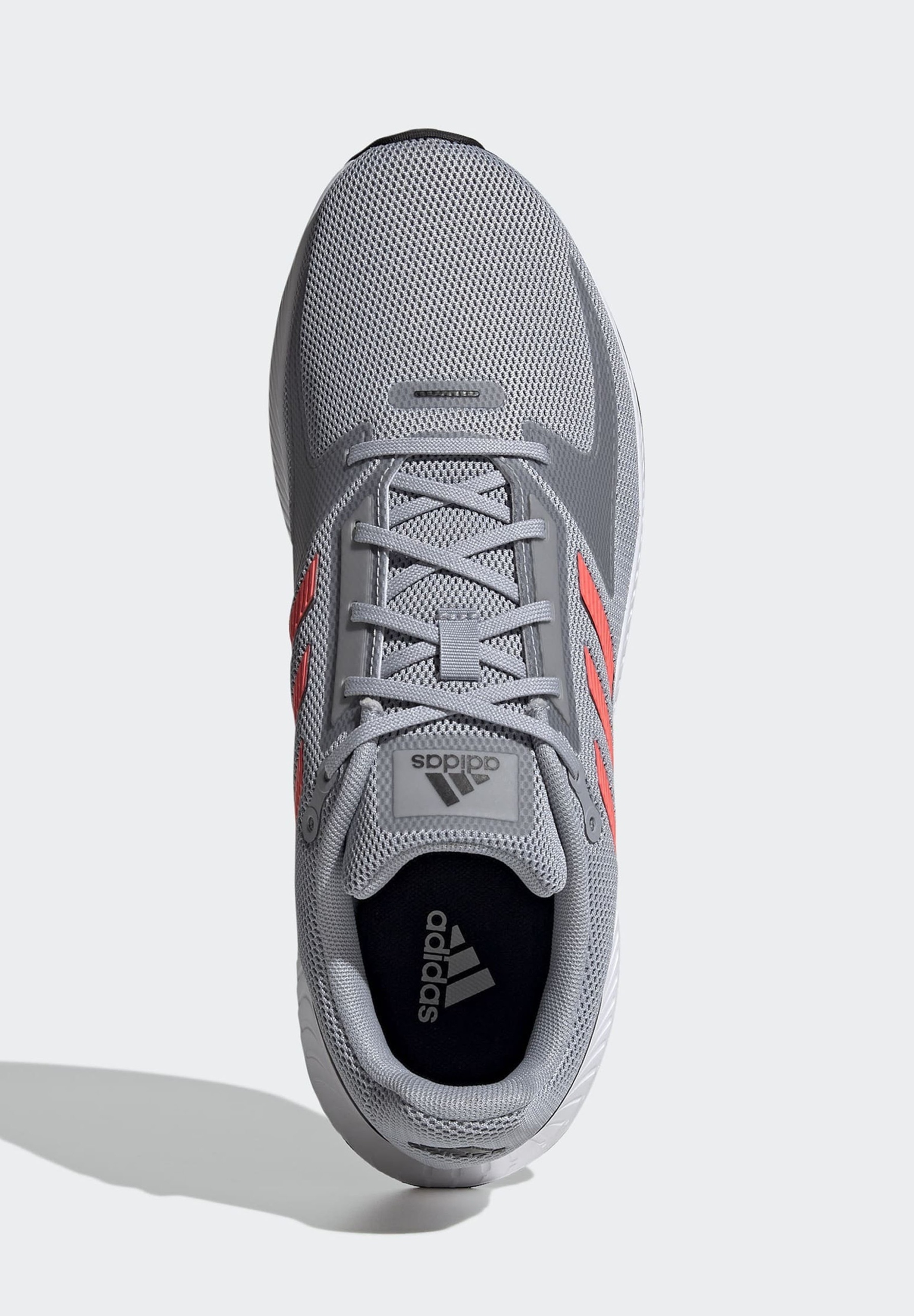 Фото № 3 с приближением к товару «‎Adidas»