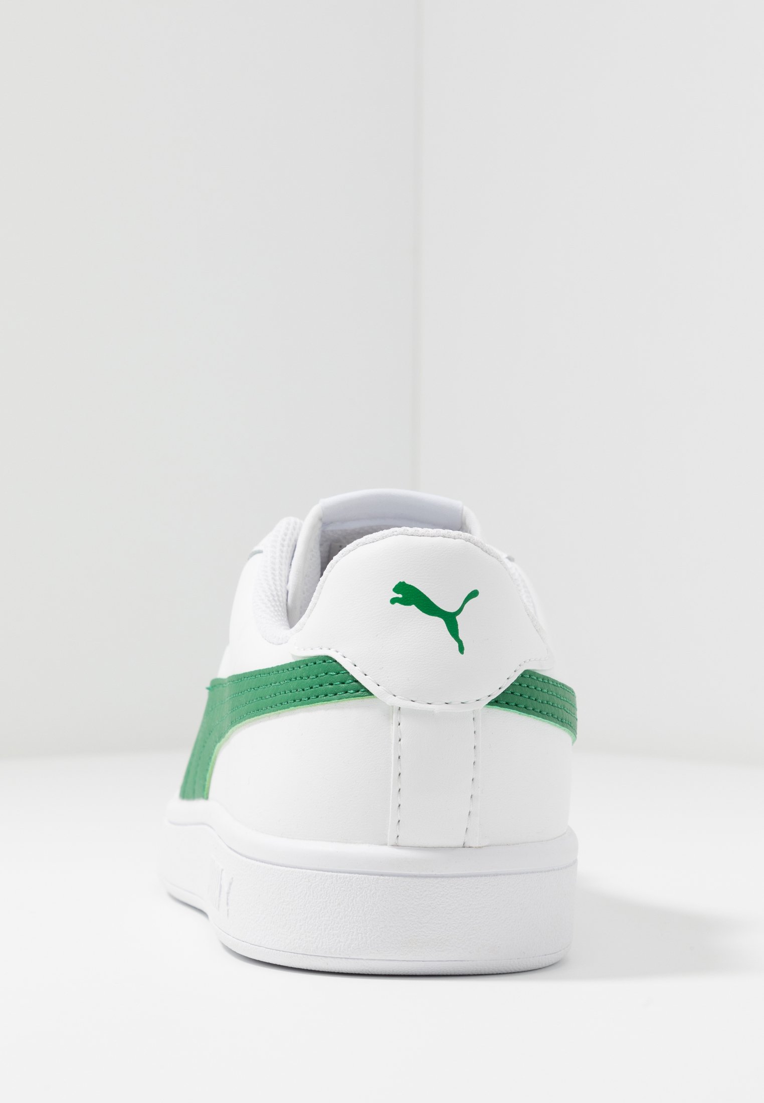 Фото № 4 с приближением к товару «‎Puma Smash »