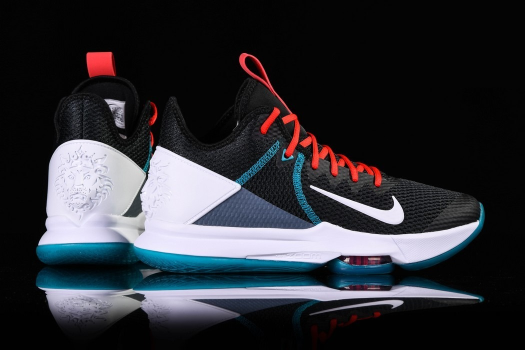 Фото № 2 с приближением к товару «‎Nike Lebron Witness IV Glass»