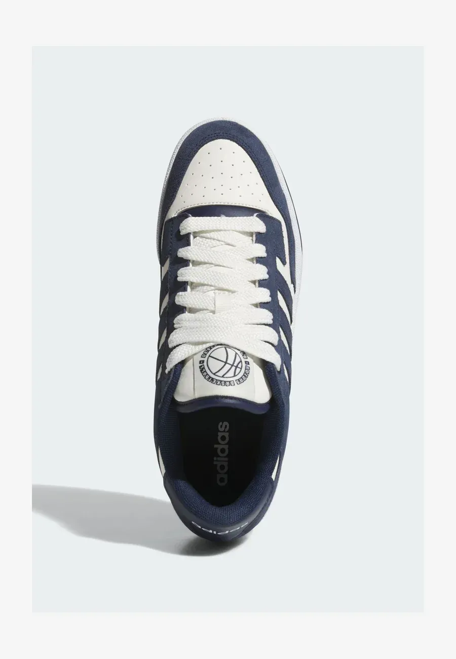 Фото № 3 с приближением к товару «‎Trainers»