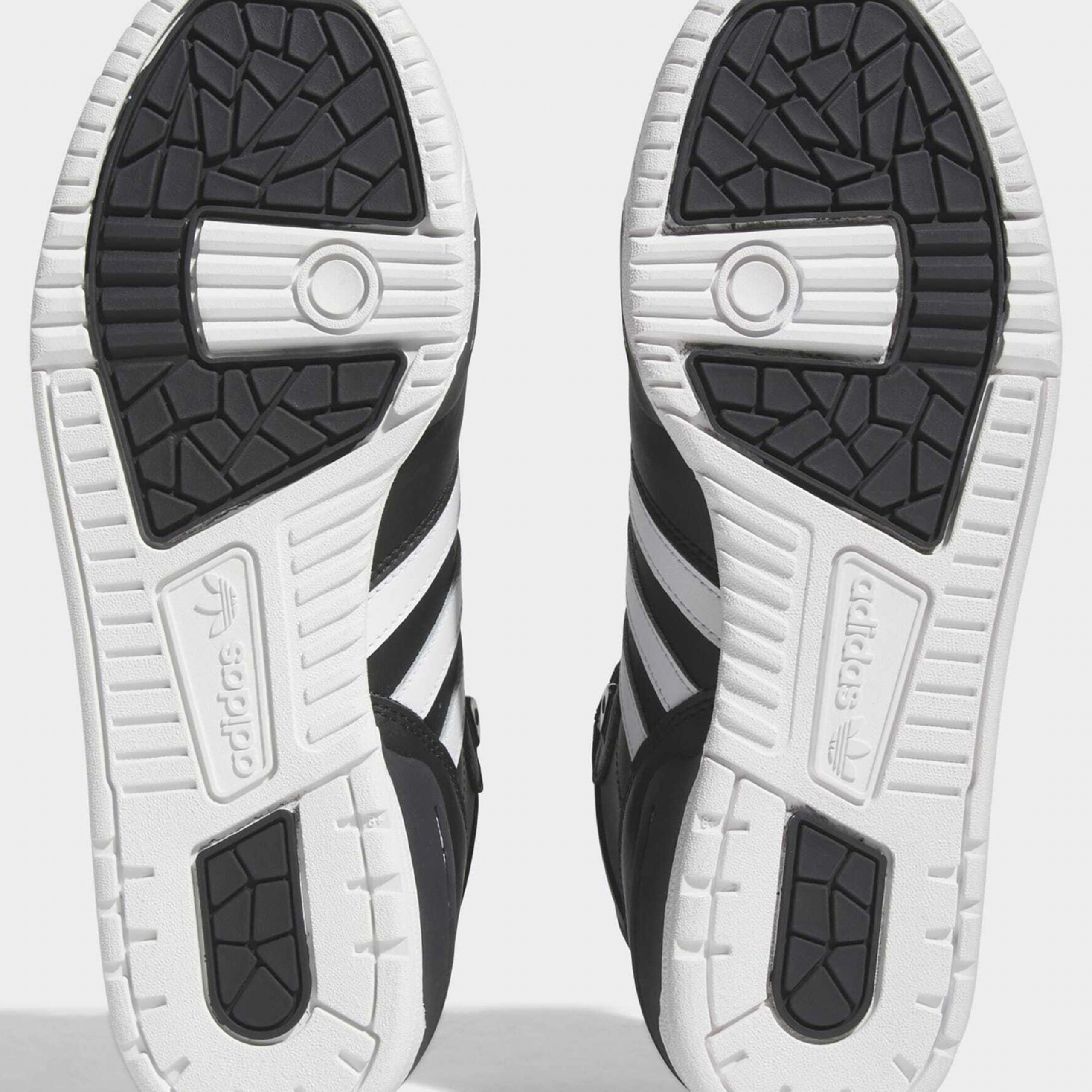 Фото № 4 с приближением к товару «‎Adidas Rivalry »