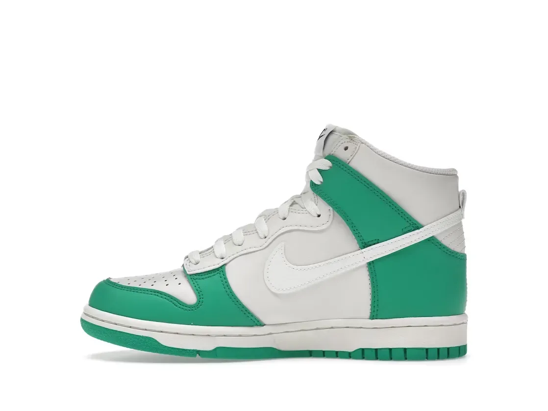 Фото № 3 с приближением к товару «‎Nike Dunk High»