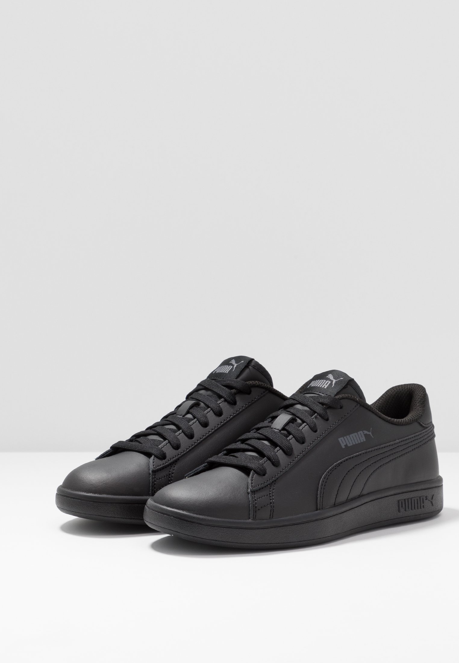 Фото № 3 с приближением к товару «‎Puma Smash »