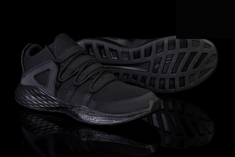 Фото № 2 с приближением к товару «‎Nike Air Jordan Formula 23 Triple »