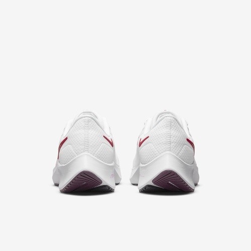 Фото № 5 с приближением к товару «‎Nike Air Zoom Pegasus 38»