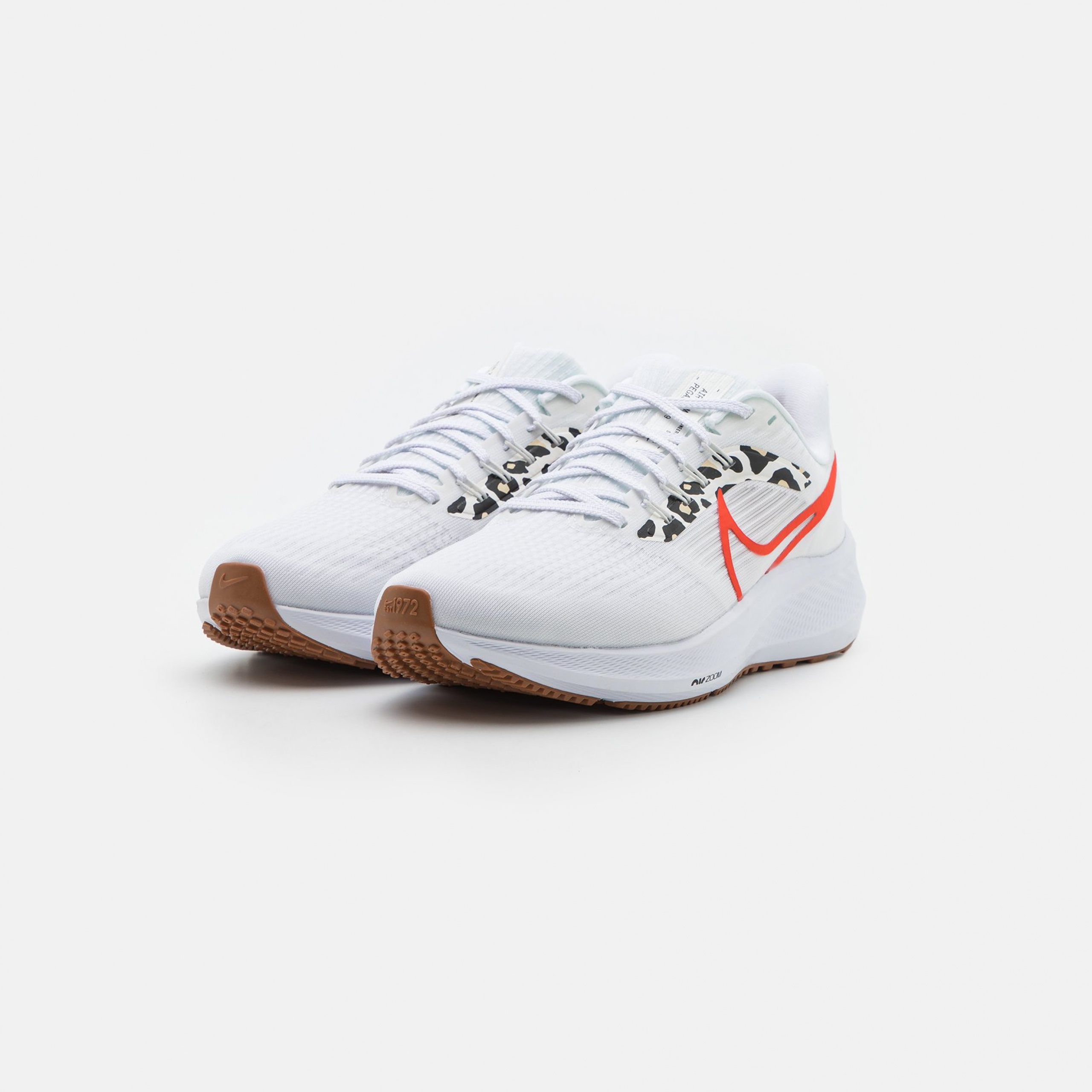 Фото № 2 с приближением к товару «‎Nike Air Zoom Pegasus 39 LP»