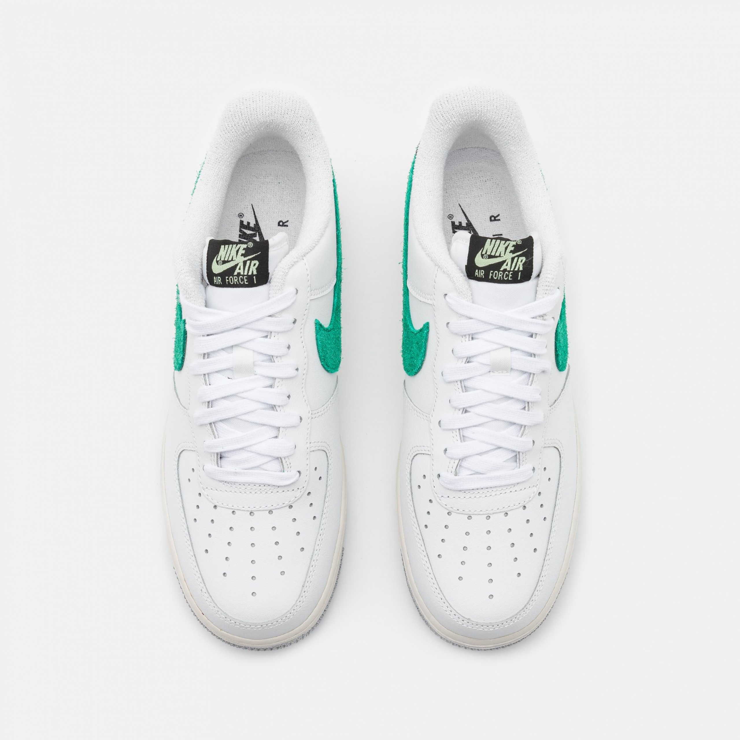 Фото № 4 с приближением к товару «‎Nike Air Force 1 07 »