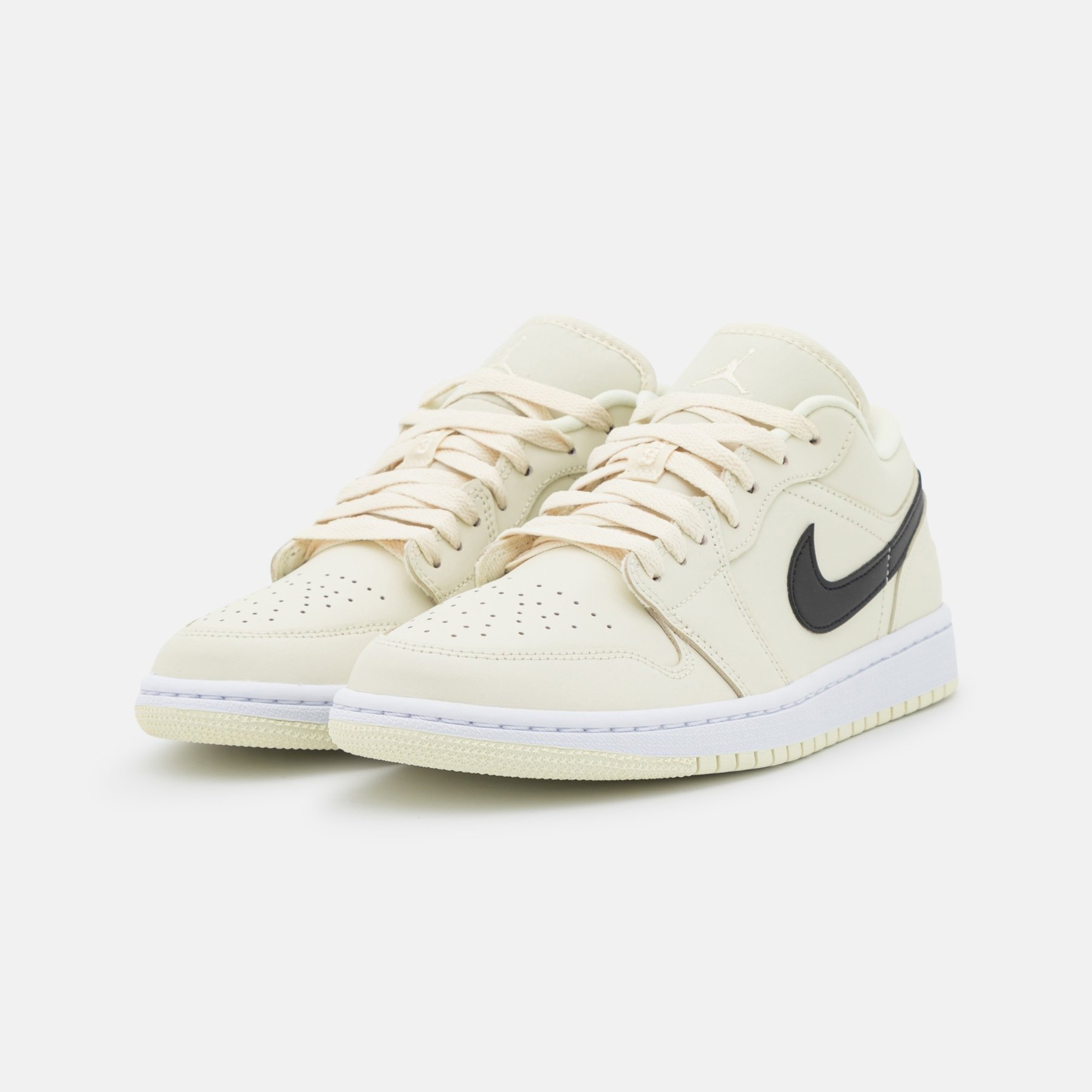 Фото № 2 с приближением к товару «‎Jordan Air 1 »