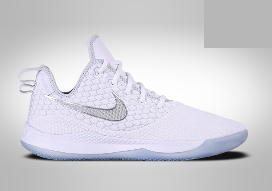 Фото № 1 с приближением к товару «‎Nike Lebron Witness Iii Chrome»