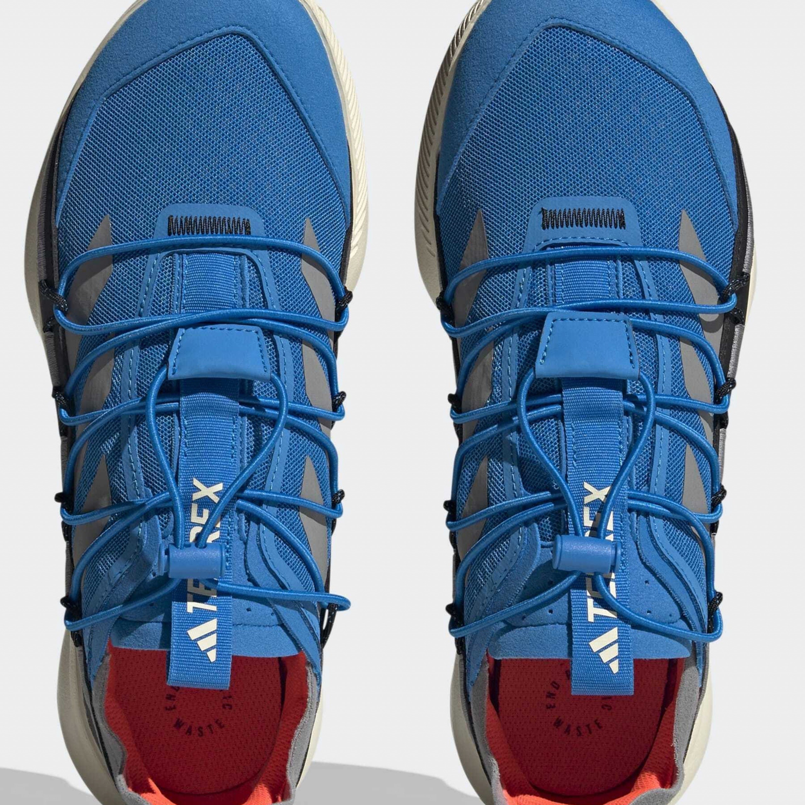 Фото № 3 с приближением к товару «‎Adidas»