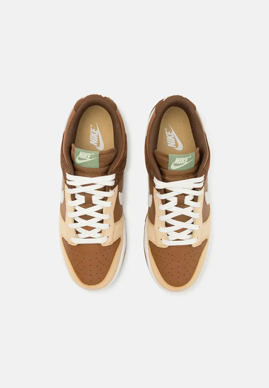 Фото № 4 с приближением к товару «‎DUNK RETRO PRM UNISEX»