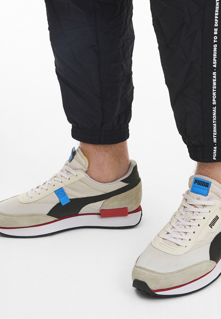 Фото № 2 с приближением к товару «‎Puma Future Rider Play ON »