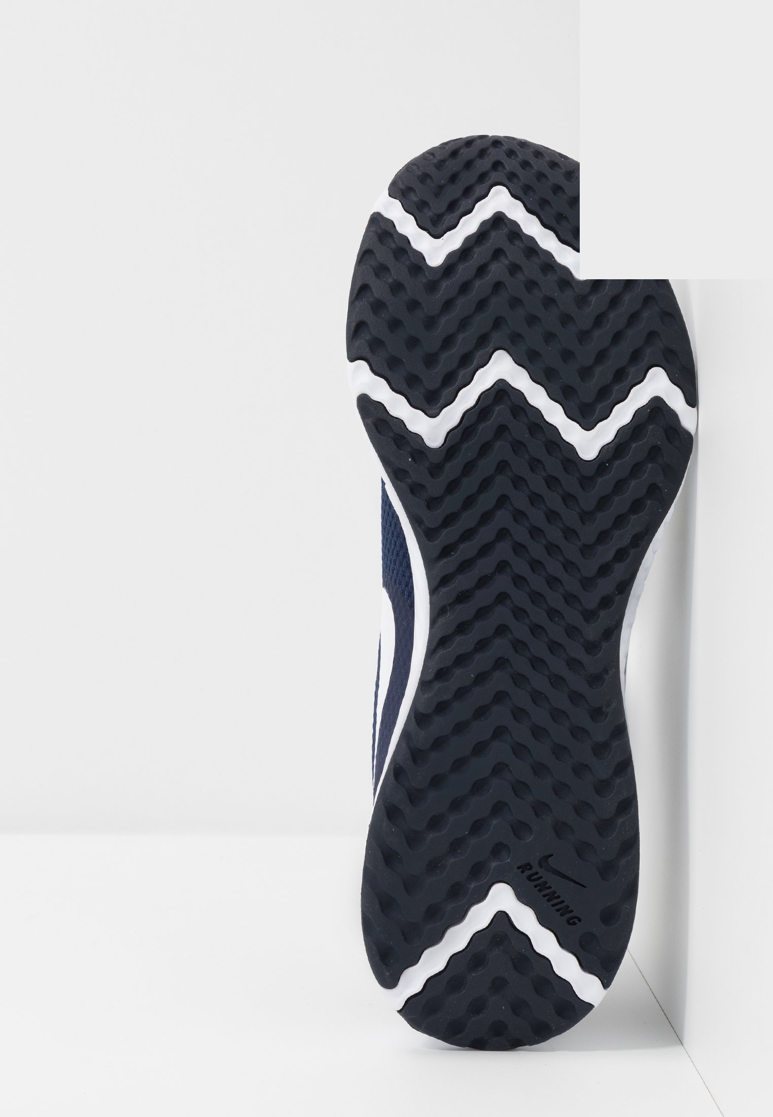 Фото № 5 с приближением к товару «‎Nike Revolution 5 »