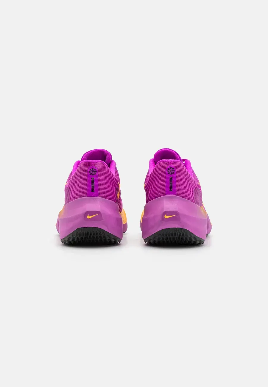 Фото № 3 с приближением к товару «‎ZOOM FLY 5»