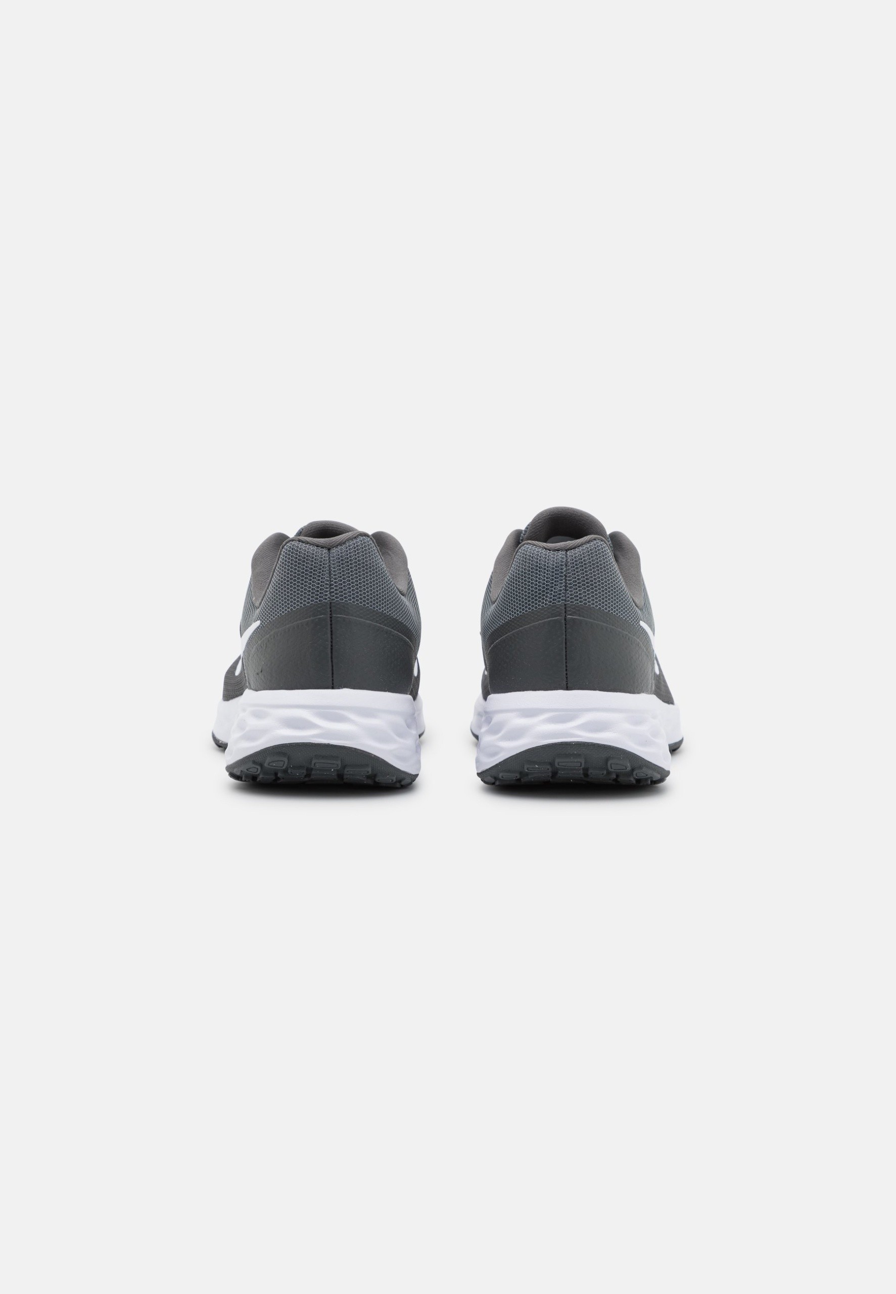 Фото № 3 с приближением к товару «‎Nike Revolution 6»