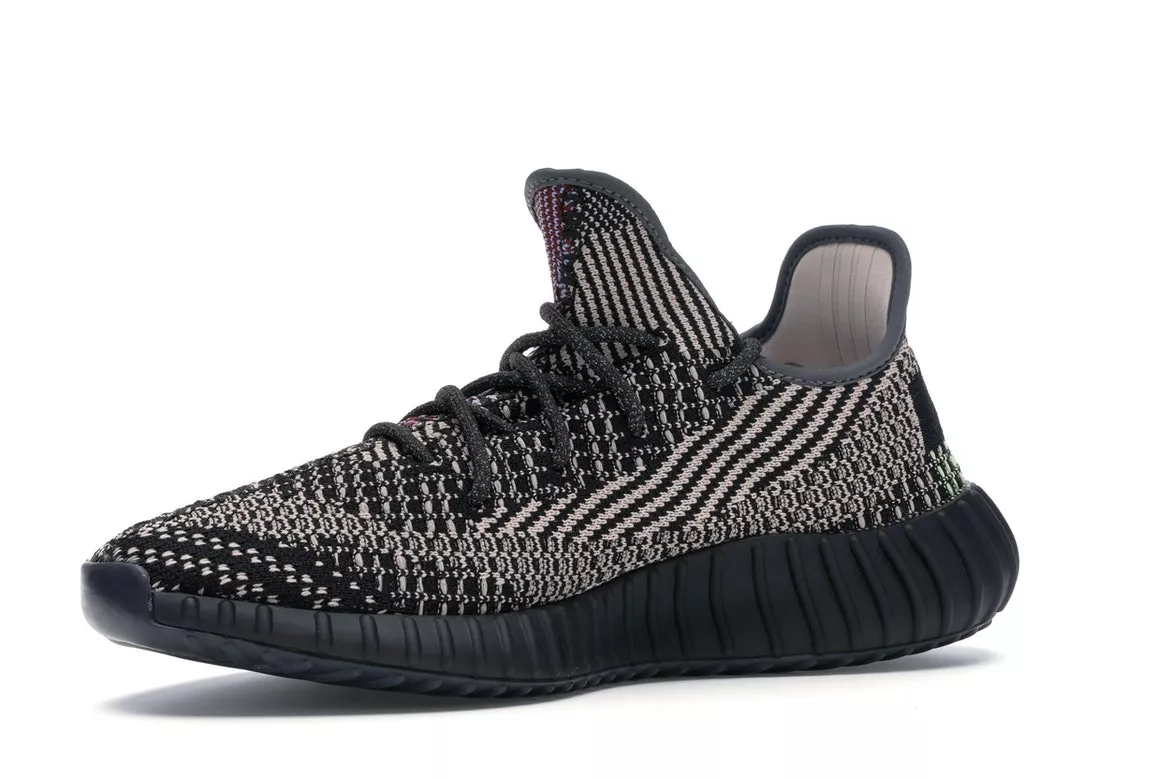 Фото № 4 с приближением к товару «‎adidas Yeezy Boost 350 V2 Yecheil (Non-Reflective)»