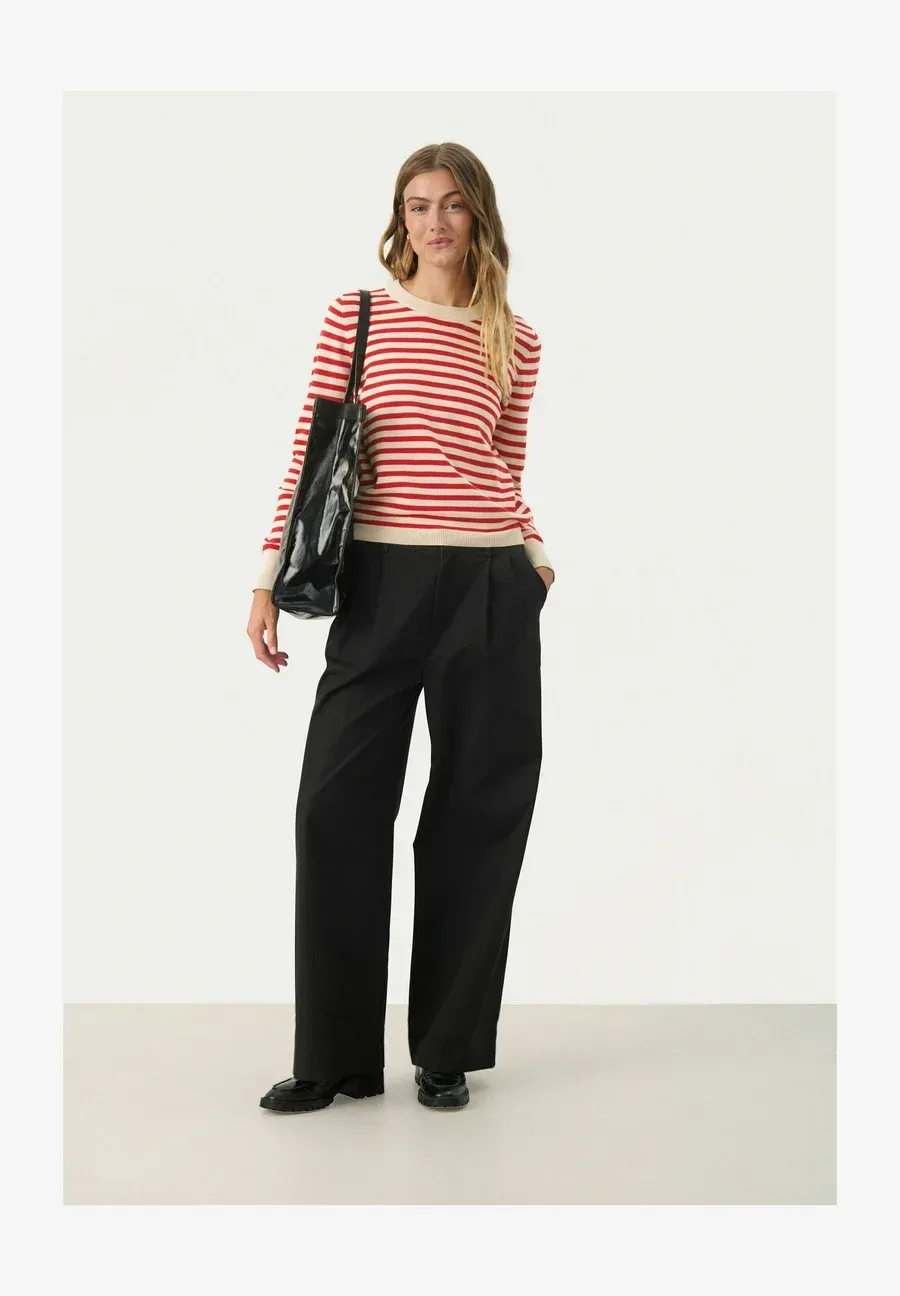 Фото № 2 с приближением к товару «‎GERTIE»